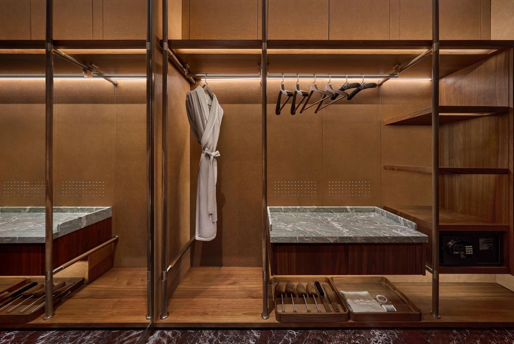 Waldorf Astoria Hotel 5*
